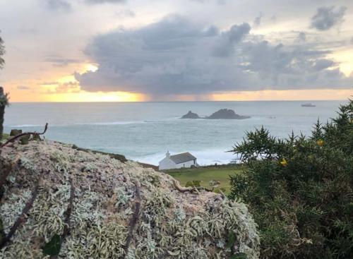 rain over the scillies
